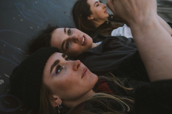 Découvrez la robe vert d'eau parfaite pour invités de mariage